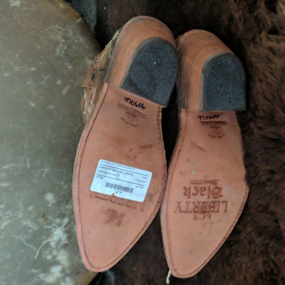 LIBERTY BLACK LB7129102 "Caborca Silver" embroidered floral booties sz 7 NEW - Picture 11 of 13